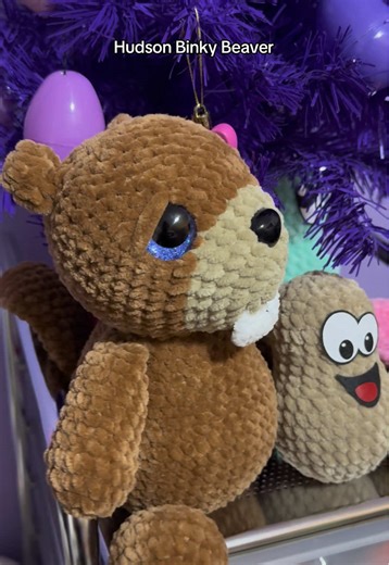 Such a cutie! 🥹🦫 Hudson Binky Beaver pattern by Me 💜🦫💜 #crochetingwithhudson #hudsonbinkybeaver #beaver #crochet #crochetpattern