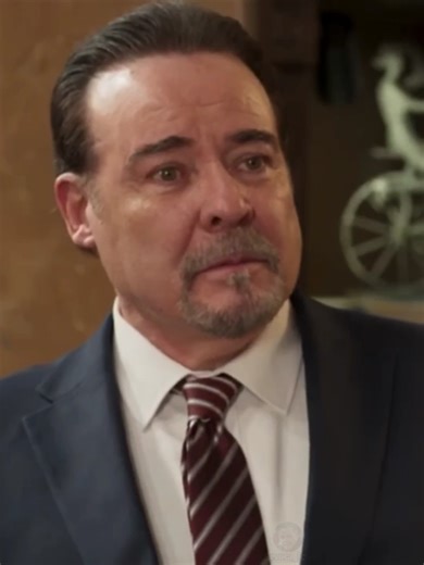 César Évora deslumbra en Doménica Montero