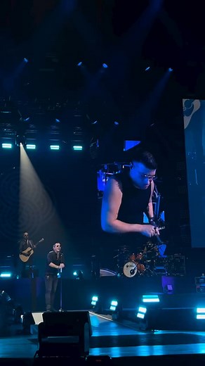 Ci sarà un posto Dove l'aria non parla di te Ti prego dimmelo, dimmelo Dimmi, dimmelo, dimmelo Dimmelo....❤️‍🔥❤️‍🔥❤️‍🔥 #LaNotteDeiRomanticiTour #PalazzoDelloSport #Roma #5Novembre #Modà 🩷🍀 | Passione Modà