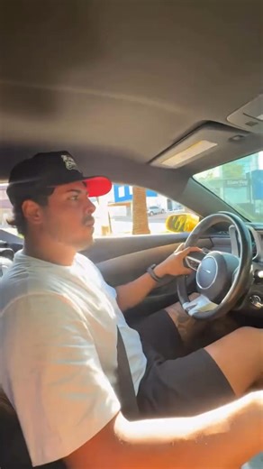 Renato Garcia driving the yellow Camaro again #renatogarciayt #shorts #camaro #brunobarretoyt