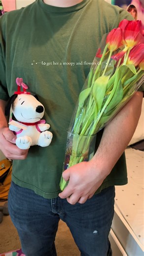Perfect Valentine's Day Gift Ideas: Snoopy and Flowers