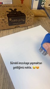 İsminizi imza şeklinde mühür ve kaşe olarak yazıyoruz. ✍️İmza havası veren yazı fontlarından seçtiğinizi adınıza özel hazırlıyoruz. Ahşap saplı mühür, yuvarlak otomatik kaşe, dikdörtgen kaşe ve cep kaşe seçenekleri ile. 🤩 Hemen fontlara bakın ve mühür, kaşe seçimini yapın ve sipariş oluşturun. 😍 Peki senin imza kaşen var mı? #edebyahucom #imza #imzakaşesi | Edeb ya hu