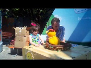 Sprout Sunny Side Up Show Visits Sesame Place! Meet up with Sean and Chica!