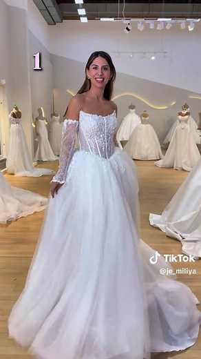 ✨👰‍♀️ Wedding Dresses for the Russian Bride 🤍 5 Kleider, 5 Vibes – von classy bis glamour ✨ Which one is your favorite? 👉 1–5 in die Kommentare 👇 Save it for later, share it with your bride bestie & komm vorbei, wenn du dein Kleid nicht nur sehen, sondern fühlen willst 🤍