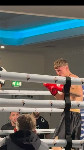 Took a Boxing fight on two days notice.. Body shot stoppage in the 3rd round. Thanks to @sp_boxing for getting me this fight. Took this opportunity because Thai boxers don’t want to fight these days.. Lets have it! #boxing #muaythai | Damian Bk