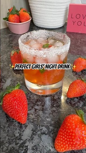STRAWBERRY BASIL MARGARITA | VALENTINE'S DRINK | GIRLS NIGHT OUT DRINK RECIPE | EASY MARGARITA
