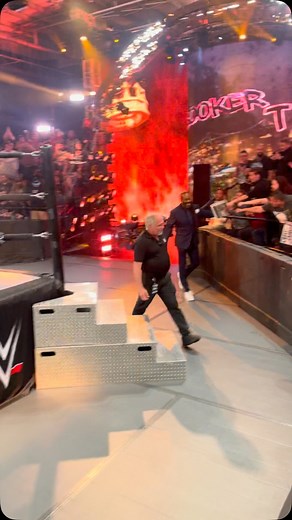 Singing “Hulk Hogan, we coming for you” along with Booker T’s entrance music is the greatest thing you will see today and possibly for the rest of your life. Booker T was enjoying it too 😂 Credit: @jaymoviemania #bookert #hulkhogan #harlemheat #nxt #wwe #prowrestling #wrestling #sports #entertainment #wecoming #foryou | The MVP Marco