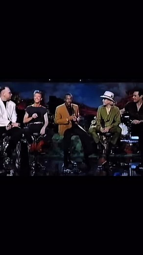 Tin Machine on The Arsenio Hall Show. Around 1991. #davidbowie #rocknroll #rock #legendsonly #musiclovers #davidbowietribute #davidbowieis #davidbowieforever #davidbowiefan #bowie #bowieforever #davidrobertjones #petshopboys #synthpop #alltheyoungdudes #heroes #spaceoddity #ziggystardust #starman #instagram #instagood #vinyl #love #art #davidbowieart #davidbowielove #davidbowiefanpage #davidbowiefan | David Eiwob