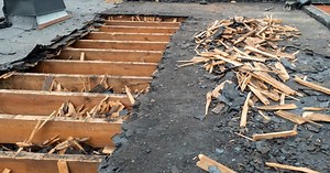 Elderly Toronto homeowner warns of alleged roofing scam