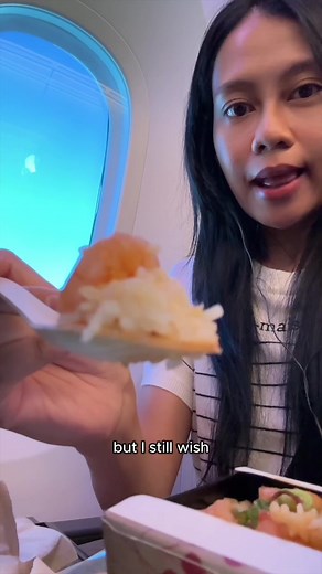 everything I ate on Singapore airlines SG ➡️ BKK #singapore #airlines #flightmeal #airplanefood #whatieatinaday #vlog #travel #sq