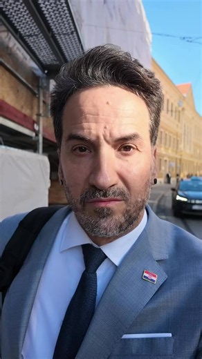 U dvije godine stotinu katoličkih crkvi zapaljeno u Francuskoj, u Poljskoj i Mađarskoj niti jedna. Što nam to govori? Mi kada gledamo što se događa u državama Europe iz toga učimo. I znamo što ne želimo u našoj državi. Stotinu katoličkih crkvi je zapaljeno u Francuskoj u dvije godine samo. Zašto niti jedna crkva nije zapaljena u Poljskoj ili Mađarskoj? Jer u Poljskoj ili Mađarskoj nema migranata iz islamskih država, nema Hamasa, Hezbolaha, Isilovaca koji su došli kao migranti, a onda uzrokuje ne