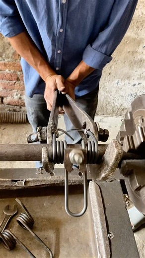 This Skill Is Almost Lost 😔⚙️ #springmaking #metalwork #youtubeshorts #trending