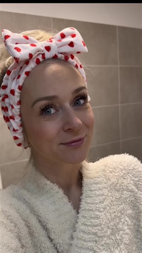 Bei all den super tollen high class aufgenommenen Video gibt es heute mal ein ganz einfaches Video aus meiner morning routine aus dem Badezimmer 😃☀️ #grwm #grwmmakeup #morningroutine #gutenmorgen #dailymakeup #ugccreator #ugcreality