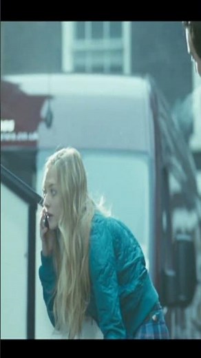 Amanda Seyfried Roller Blading Scene Boogie Woogie 2009