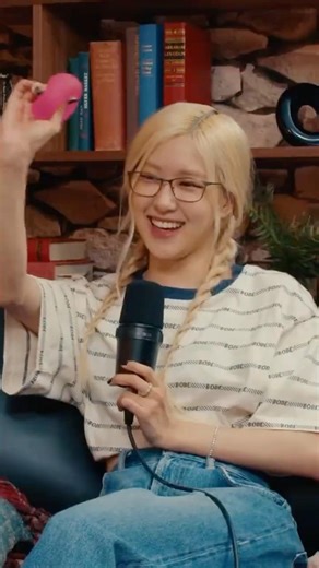 Rosé From BLACKPINK On How Her Squishy NeeDoh Helps With Anxiety 🩷🫦