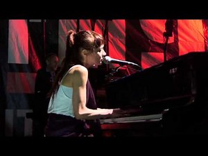 Fiona Apple "On the Bound" Live Performance