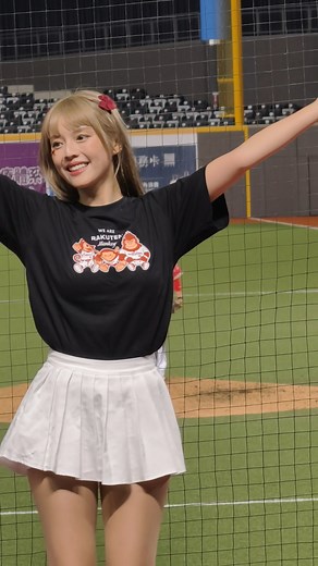 禹菡 樂天桃猿 RAKUTEN GIRLS 勝利飛船 | Daune Wang | Facebook