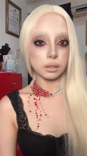 katy ᥫ᭡ | vampire makeup tutorial ☾⋆｡🍷🕸️ maquillaje fácil y rápido si todavía no sabes de qué disfrazarte este Halloween! 🎃 / te maquillarías de... | Instagram