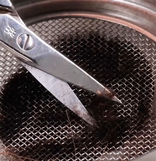 95K views · 171 reactions | A tutorial for a DIY makeup brush! | 5-Minute Crafts GIRLY | Facebook