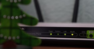 Ethernet vs. Wi-Fi: ¿Cuál es la mejor forma de conectar tu Smart TV para evitar el lag y el buffering?