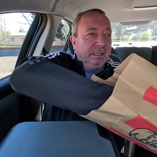 KFC Original Crispy Burger: A Flavorful Delight!