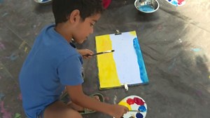 Free art classes for disadvantaged children in Marseille