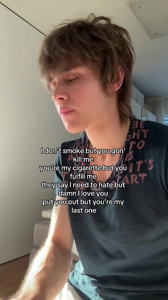 Maxim Seelig: Songwriter and Singer on Piano