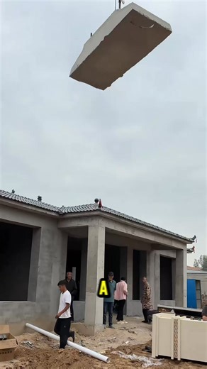 A giant prefab gate— assembled like real-life Lego. #PrefabConstruction #MegaGate | DDH3