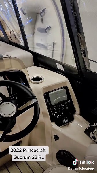 Visite rapide du nouveau Princecraft Quorum 23 RL #princecraft #pontoon #mercury