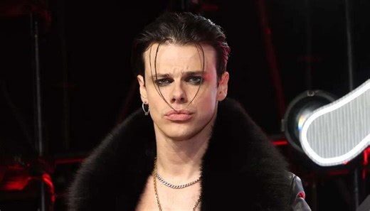 Yungblud performs Grammy-nominated 'Changes' live