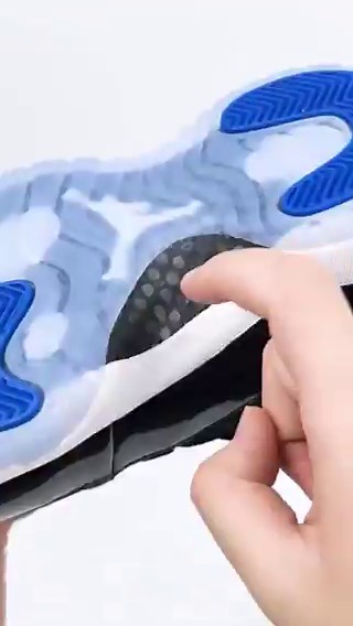 IN-HAND: Air Jordan 11 “Space Jam” (2026) 🏀 🗓️ December 12th🏷️ $255