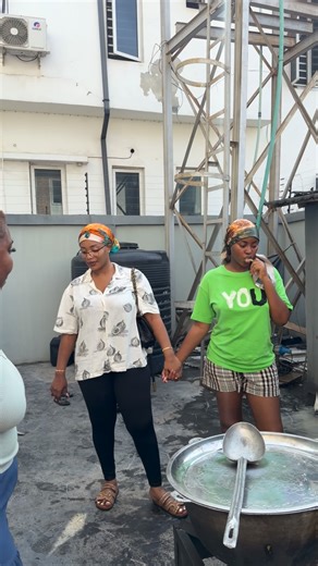 Josephine Sunday on Instagram: "Christmas with my family ❤️ Chef: @lilian_onwuanyi292 AkA chefbanti"