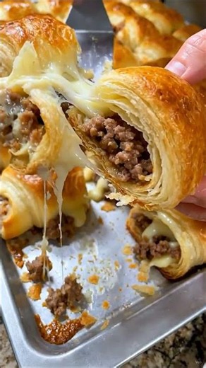 Cheesy Beef Puff Pastry Rolls