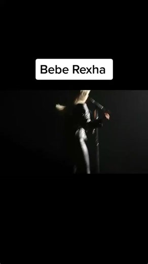 Videos de Leather_Shiny_Girls (@leather_shiny_girls) con “sonido original - Leather_Shiny_Girls”