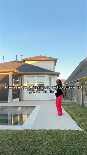 Theoneandonlyqueen (@thequeengrwm55)’s video of girl arguing with mom for phone