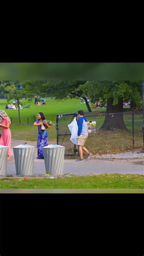 fart noise prank 😂😂#humorbagel #funnypranks #fartnoise #newyorks #unitedstates