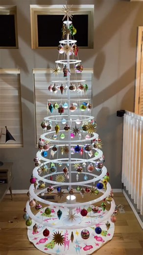 🎅🏼🎁☃️ Are you looking for the ultimate Christmas Tree Skirt??? Check out our large selection of matching tree skirts and stocking! Plus, we have everything else you need, like Christmas cards, mugs, socks, wrapping paper and much more to make your season magical!!! And right now ALL holiday merchandise AND regular prints are 20% OFF!!! USE CODE: SANTA at :artofscooter.com Shoutout to @modernchristmastrees for our amazing tree!!! Give them a look and follow🎅🏼! #artofscooter #midcenturymodern