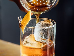 Learn how to make the perfect drink every time with this mixology training