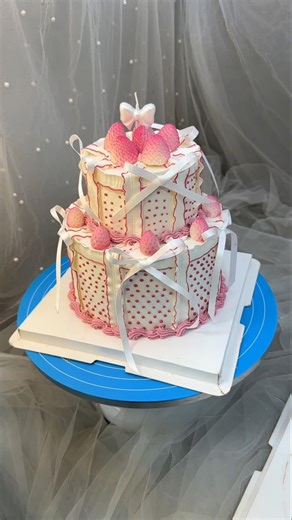 Cake, Cake Training, Mini Double Layer Strawberry Cake 🍓