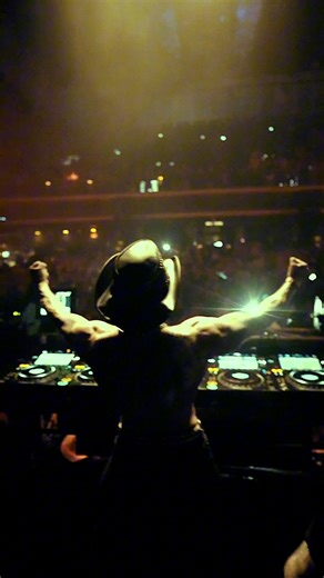 🤠 SOLD OUT HARDCORE RAVE IN LA 🤠 | Lil Texas