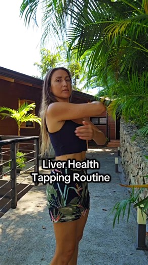 Today I’m showing you a powerful (yet simple) tapping routine along the sides of the ribcage to activate the liver & gallbladder meridians 🌿 When these meridians flow freely, your body can finally relax — physically and emotionally. 💚 Benefits of this routine: • Supports natural detox • Improves the flow of qi & blood • Reduces inflammation • Balances hormones • Improves digestion & fat metabolism • Reduces bloating • Calms stress, anger & irritability • Boosts mood & improves sleep The liver 
