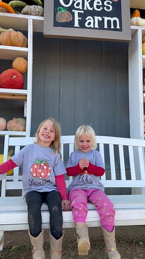 Sisters having fun at the farm 🎃 | CookingwithSammy