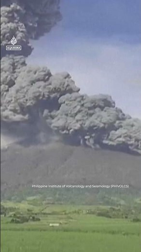 Video captures ‘explosive eruption’ of Philippine volcano | AJ #shorts