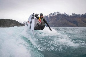 Kehu Butler hitches a ride behind the world-famous Shotover Jet NZ and surfs the 'endless wave' in the icy waters of the majestic Lake Whakatipu. Churrr! 🤙🏄🏽‍♂️🚤 #GivesYouWings #EndlessWave Ngāi Tahu Tourism Queenstown NZ | Shotover Jet