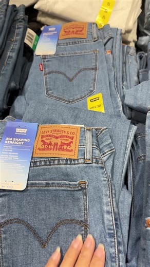 Stylish LEVIS Ladies Jeans: 314 Shaping Straight