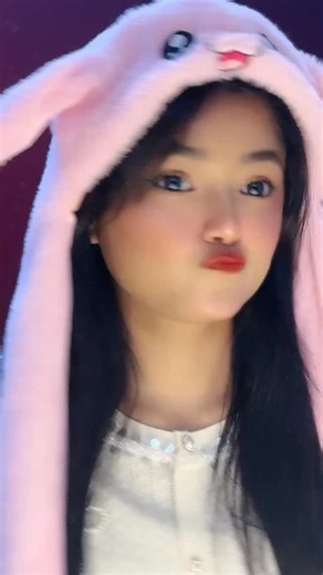 Yuchi Aarjoo on Instagram: "English meh kya bolteh heh..!?😂😂"