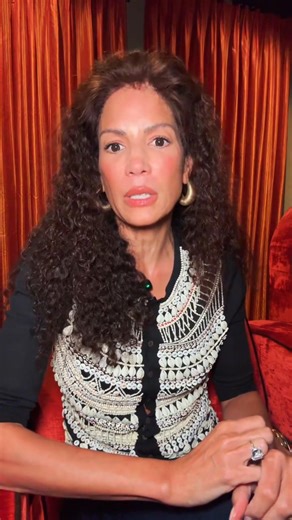 We’ve all said it — “I could never look like that.” We’ve all deflected a compliment with, “It’s just good lighting,” or “I’m so tired,” or “Don’t look too closely.” But what if we stopped apologizing for who we are, and started celebrating what we bring? When women lift each other up, everyone rises. That’s real beauty — and it’s how we change the story. #EffortlessIsFake #WomenSupportingWomen #Confidence #AuthenticBeauty #VeronicaWebb | Veronica Webb