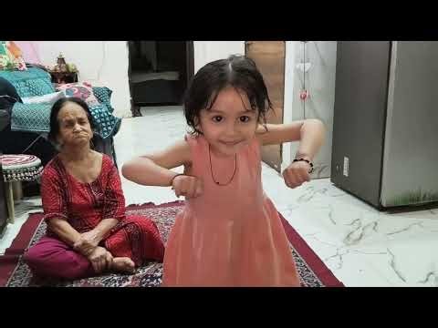 Paan ki dukaan par Meri Beti ka dance 🤪🤣#funny #baby #vlog