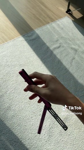 A video without music #콘텐츠검토좀작작해 #진날아님 #flipping #balisong #추천떠라 #초보 #balisongtrainer #발리송 #플리핑 #balisongcomb