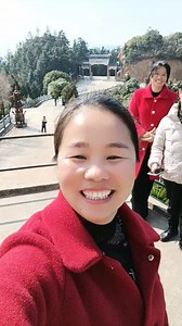 上是上来了，不知道怎么下去了，相聚五峰山